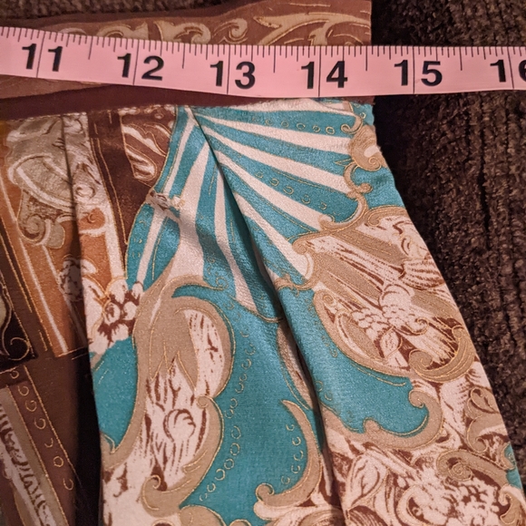 Vintage Worth scarf print silk wide leg Bermuda shorts - Picture 5 of 9